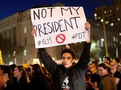В Вашингтоне происходят протесты против инаугурации Д.Трампа