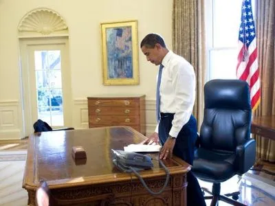 Б.Обама залишив записку для Д.Трампа в Овальному кабінеті