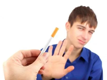Інформаційні кампанії проти паління потрібно більше спрямовувати на молодь – експерт