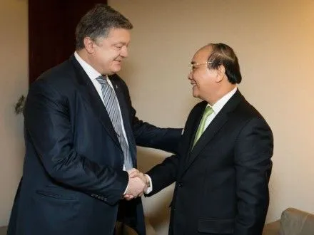 П.Порошенко і прем’єр В’єтнаму обговорили проведення спільного саміту