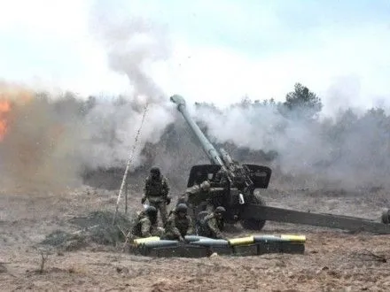 За день бойовики 21 раз відкрили вогонь по українських позиціях на Донбасі