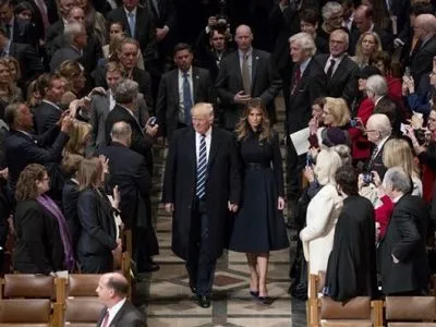 Д.Трамп і віце-президент США з родинами відвідали молебень у Вашингтоні