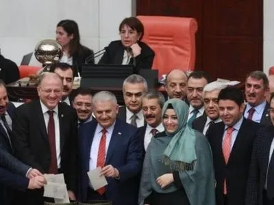 Турецкий парламент одобрил конституционную реформу