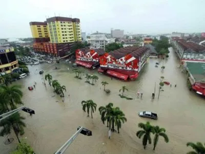 У Малайзії через повені закрили 27 шкіл