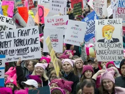 До двух миллионов человек приняли участие в "Марше женщин" в США