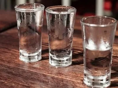 Производство суррогатного алкоголя разоблачили в Харьковской области