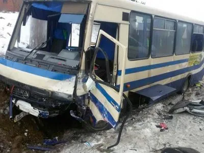 В результате ДТП на Прикарпатье погиб один человек, семеро - травмированы