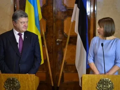 П.Порошенко запросив президента Естонії відвідати Україну