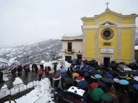 У Італії попрощались із офіціантами, які загинули під час сходження лавини на готель