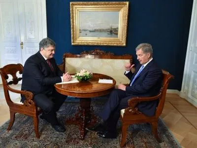 П.Порошенко пригласил президента Финляндии в Украину