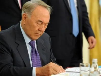 Президент Казахстану вирішив провести реформу і стати "верховним арбітром"