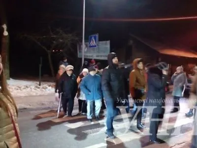 Активисты перекрыли дорогу в четырех районах Львова из-за мусора