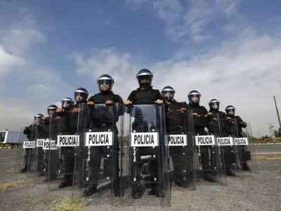 Десятки поліцейських отримали поранення у Мехіко під час сутичок із таксистами