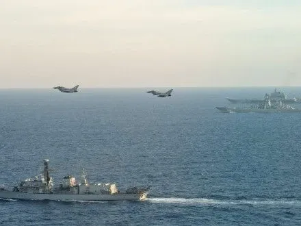 Британские корабли сопровождают российский авианосец "Адмирал Кузнецов" в Ла-Манше