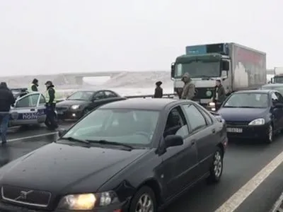 Близько 25 автомобілів зіткнулися в Сербії через туман - ЗМІ