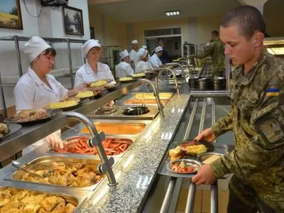 Цього року 25 військових частин перейдуть на нову систему харчування - С.Полторак