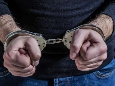 Двох екс-правоохоронців на Дніпропетровщині затримали при спробі дати прокурору хабар у розмірі 2 тис. дол.