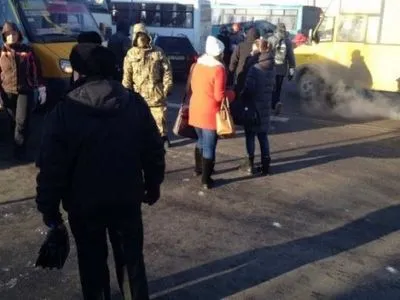 Під Києвом у Вишневому активісти перекрили дороги