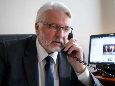 Глава МИД Польши потребовал от Украины расследования акта вандализма в Быковне