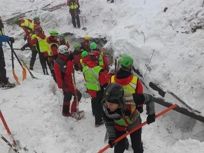 Кількість загиблих при сходженні лавини в Італії зросла до 29 осіб