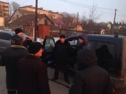 На Тернопільщині поліцейського затримали за хабарництво