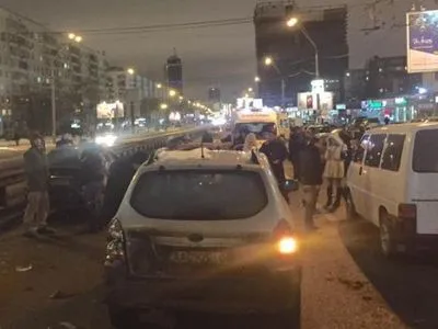 У Києві відбулась масштабна ДТП: зіткнулись 7 авто