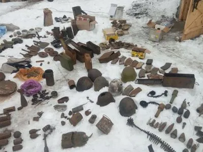 Арсенал оружия и боеприпасов обнаружили на Волыни у жителей приграничья