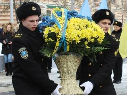 В Украине почтили память Героев Крут