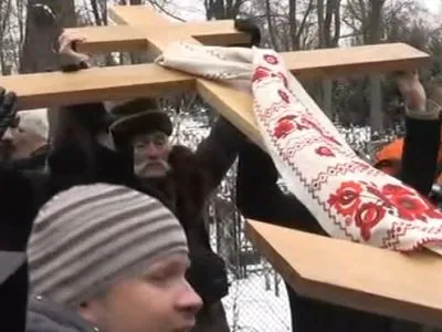 А.Олеся и его жену перезахоронили на столичном Лукьяновском кладбище
