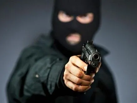 Неизвестные в масках ограбили ювелирный магазин в Хмельницкой области