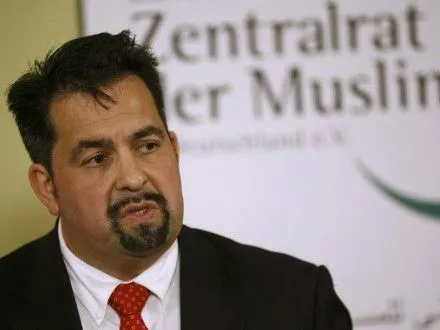 Лідер німецьких мусульман заявив, що боїться летіти в США