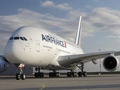 Авіакомпанія Air France через указ Д.Трампа зняла з рейсів до США 15 пасажирів
