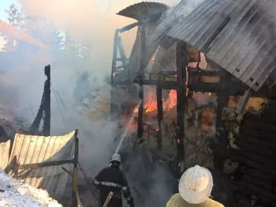 Спасатели потушили пожар в долине Драгобрат
