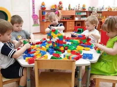 Загальна черга до дитсадків України становить 79 тис. дітей - В.Гройсман
