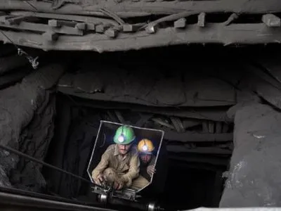 Через обстріли на шахті ім.Засядька під землею залишились більше 200 шахтарів