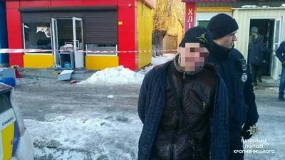В Кировоградской области злоумышленник ранил женщину во время нападения на магазин