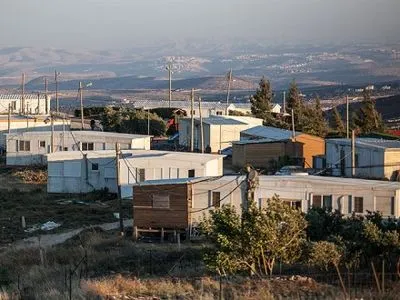 Израильские войска начали операцию по выселению поселенцев из незаконного форпоста