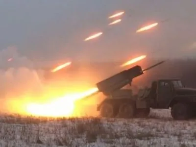 В оккупированном Донецке прогремел мощный взрыв, ведутся обстрелы