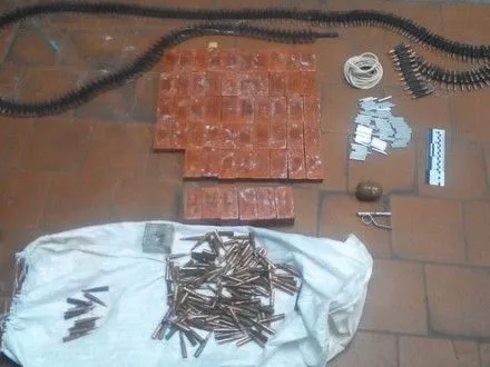 Военнослужащего арестовали за перевозку арсенала боеприпасов в киевской подземке