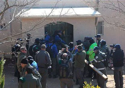Израильские силы штурмом взяли синагогу в палестинском поселении Амона во время эвакуации