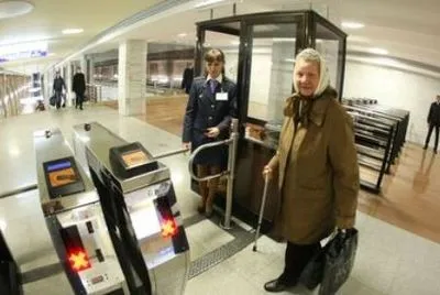 В Киеве каждый четвертый пассажир метро является льготником
