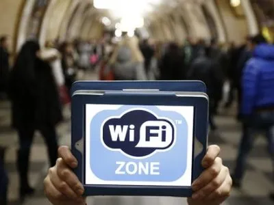 Интернет на всех станциях столичного метро появится до середины 2018 г.