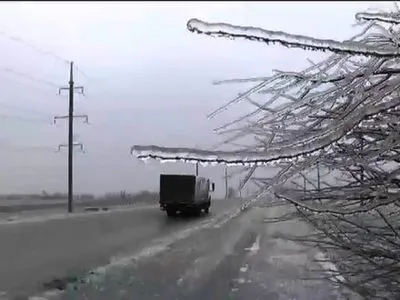 Движение грузовиков и автобусов ограничили в Хмельницкой области