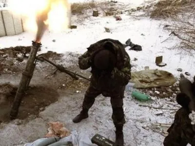 Бойовики випустили не менше 50 мін по українським бійцям на луганському напрямку