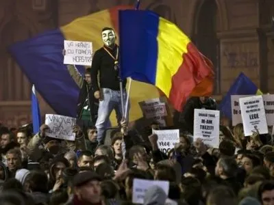Прем'єр Румунії заявив про скасування указу про амністію, що викликав масові протести в країні