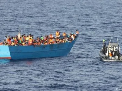 Более тысячи мигрантов спасли в Средиземном море