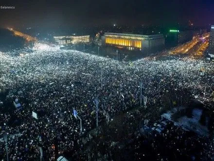 В Румынии продолжаются протесты: более 500 тыс. граждан требуют отставки правительства