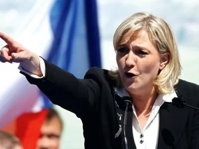 М.Ле Пен пообещала выдворить из Франции всех осужденных иностранцев