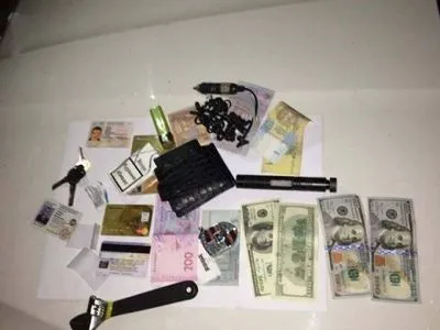 Работника полиции задержали в Ужгороде во время сбыта наркотиков
