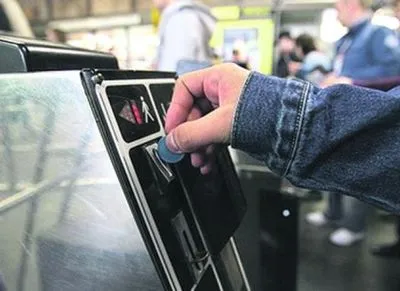 Киевский метрополитен планирует изъять из обращения жетоны в этом году